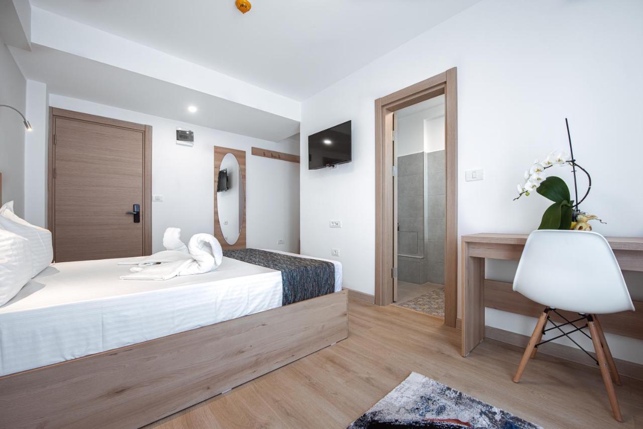 Hotel Polu-X Vama Veche Esterno foto