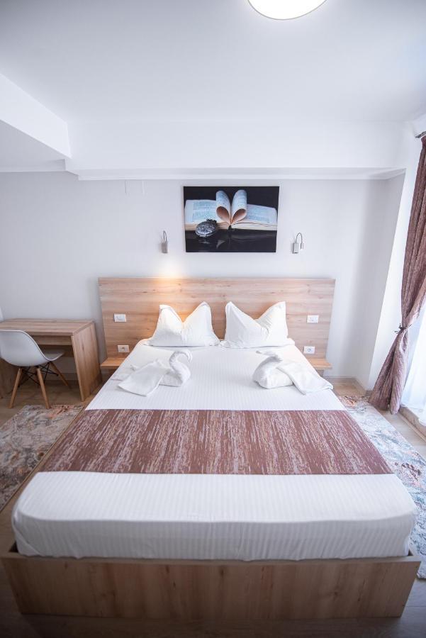 Hotel Polu-X Vama Veche Esterno foto
